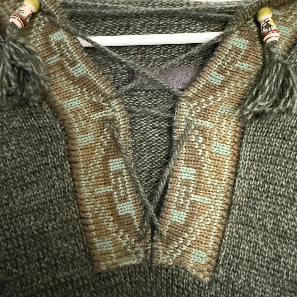 Peru Alpaca Green Long Sleeve Knit Sweater - Picture 2 of 3